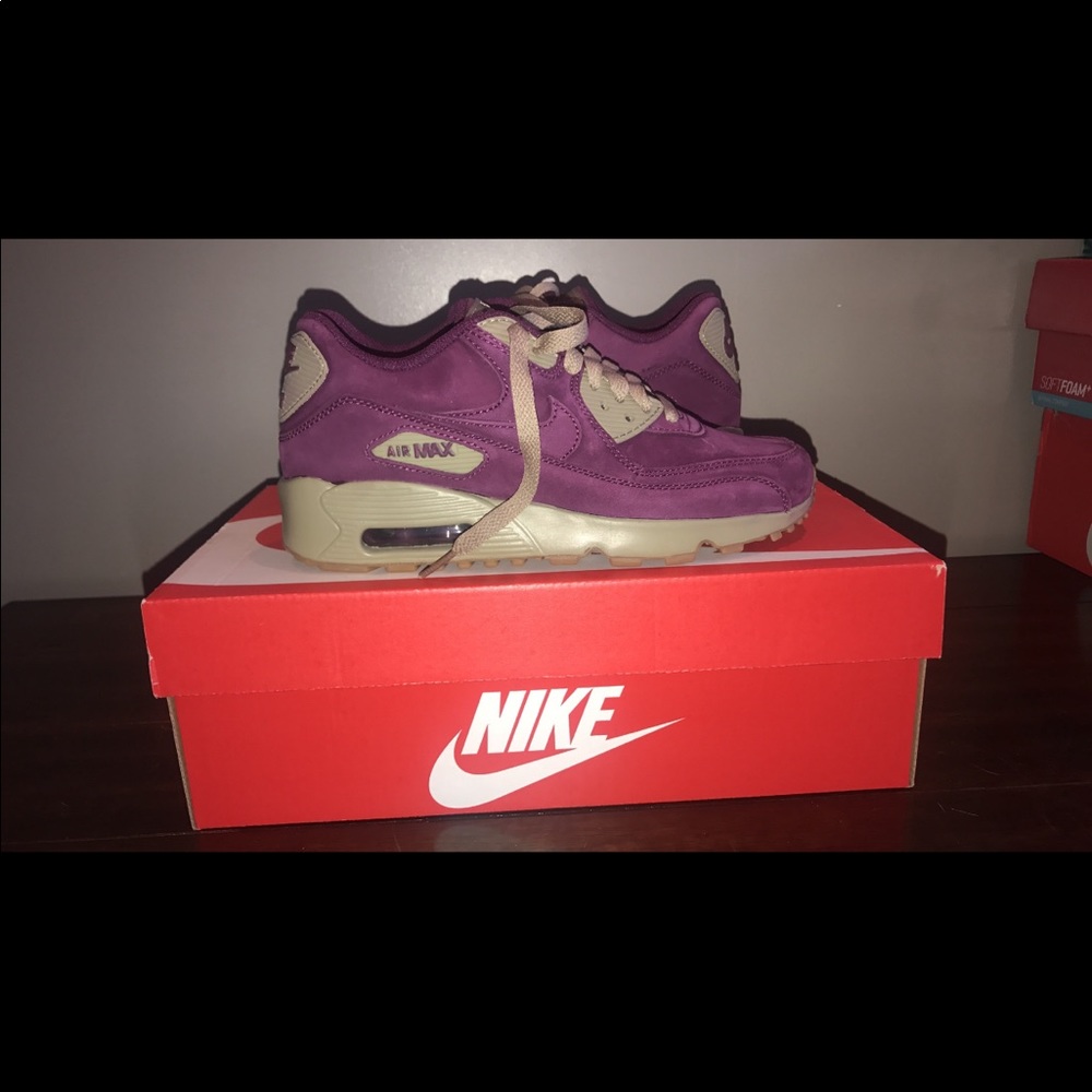 Brand new Air max 90 winter purple